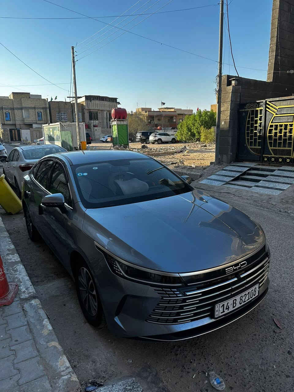 دستروير ٢٠٢٥ رمادي
ماشية ١٤ الف 
رقم بصرة تحويل مباشر
بيها رصعة بالجاملغ الخلفي وخشم البنيد
١٢٢ ورقه بيها مجال للشراي 
***********
