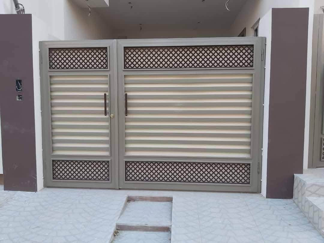 معمل حدادة الاخوين لعمل الأبواب و الشبابيك والمحجرات والسقائف وكافة أعمال الحداده أحدث النقوش والحديد الثقيل الهاتف*********** انسب الاسعار وكافت النقشات ملاحظه (25الف كرسته وعمل المتر الواحد السقيفه صطح البصرة, العراق
