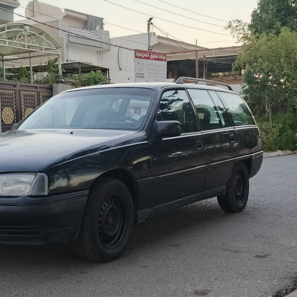 اوبــل اوميگـا ستيشن 
موديـل 1990 
محرك و گير بشرط 
محرك بطه 3000 vvt (6)
گـير اوتو ماتيك
سياره تبريد شغال بس يحتـاج راديتر 
سياره رقم كركوك مشروع وطني 
بيهه بطاقه بانزين 
كهرابائيات كلها شغـال 
سعرها 25 ورقه و بيهه مجـال للشراي 
مكان السياره كركوك 
***********📞☎️ كركوك, العراق
