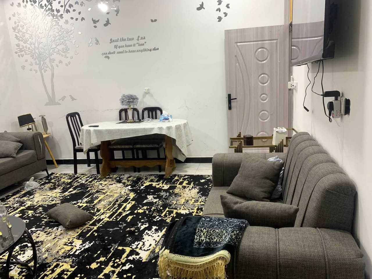 دار للبيع — فرصة ممتازة بالسكن والاستثمار

📍 الكاظمية الثانية / الطي
📍 نزال جامع صالح مصطفى 

📐 المساحة: 130 متر 30 متر وقف
📐 الواجهة: 10 متر
📐 النزال: 13 متر

✨ تفاصيل الدار:
▪️ مدخلين صالة وهول 
▪️ منور مطبخ غرفة
▪️ صحيات داخلية 
▪️ الطابق الثاني يحتوي تلث غرف نوم
▪️ سطح + بيتونة 
▪️ دار نظيفة وموقع مرتب وقريب للخدمات

💰 السعر مناسب للموقع والحالة

📞 للاستفسار والمراسلة:
***********

🔹 عقارات الكاظمية والطي 🔹

نوفرلكم:
🏠 بيوت للبيع
🏘️ بيوت للإيجار
📍 قطع أراضي
🏢 محلات وشقق

✅ أسعار مناسبة
✅ مواقع ممتازة
✅ مصداقية وسرعة بالتعامل

📌 نخدم:
الكاظمية • الطي • بغداد والمناطق القريبة

🔔 تابعوا الصفحة يوميًا حتى توصلكم أحدث العروض
وأي شخص عنده دار أو أرض يريد يبيع أو يأجر يراسل خاص

#عقارات
#عقارات_الكاظمية
#عقارات_بغداد
#بيع_شراء
#إيجار
#بغداد
#الكاظمي

