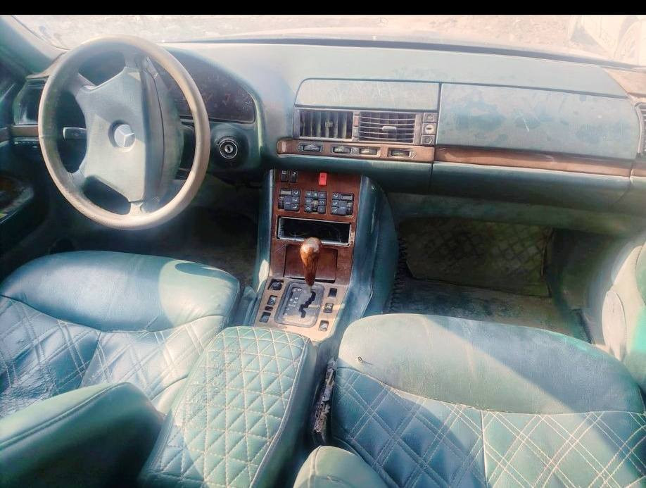 سلام عليكم مارسدس شبح رقم دولي سنويه صادره 2031 شرط التحويل بيه فقط كازكيت عاطل سعرهه 23 البكان البصره بالخصيب رقم الهاتف***********
