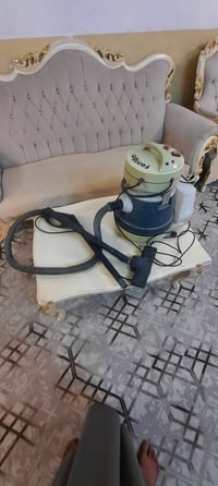 مكنسه كهربائيه فانتوم اصليه شرط الشغل غسل وكنس السعر 35 الف وبيها مجال...