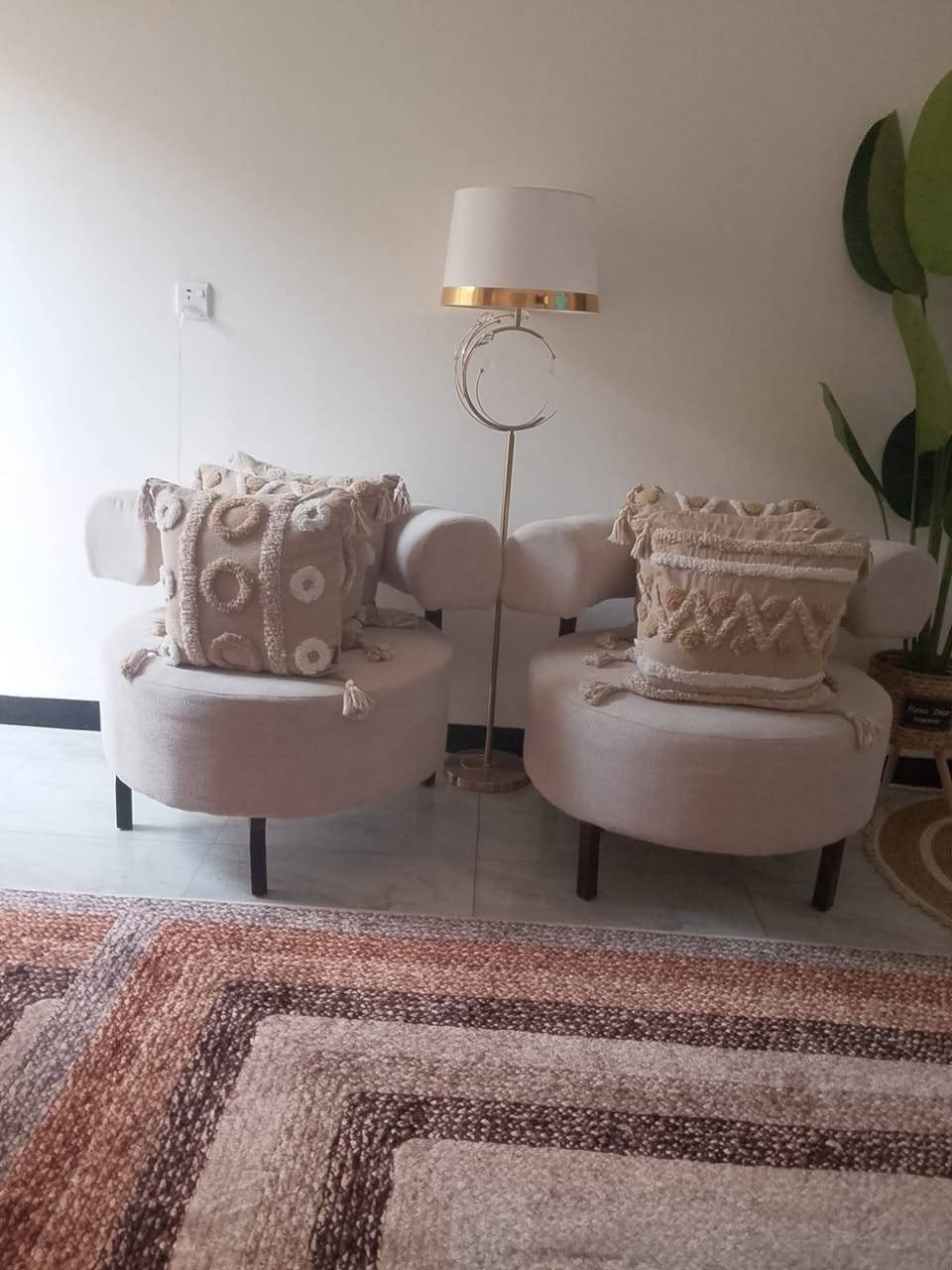 السلام عليكم عندي هذا التخم للبيع صار شهرين من مسوي للتواصل على هذا الرقم ***********
