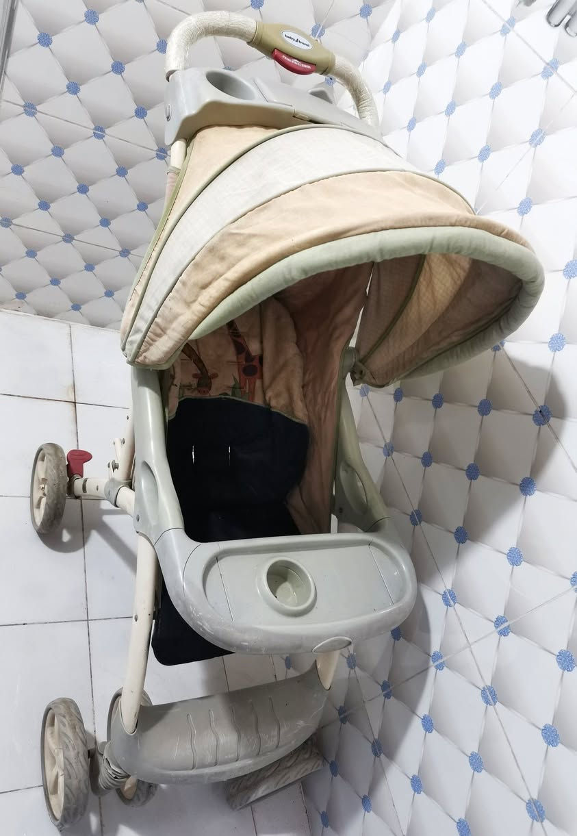 للبيع عربانة بالة قوية حجم كبير تتحمل 5 سنوات جلوس و منام و تطبك 
سعر35
يوجد توصيل


**إذا كنت صاحب هذا الإعلان وتريد حذفه لأي سبب، رجاءا أرسل رسالة إلى الدعم الفني**