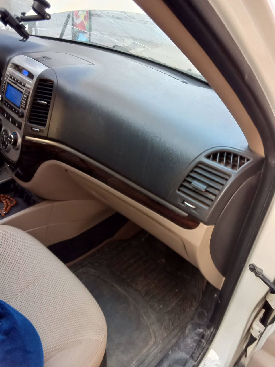 سلام عليكم للبيع سنتافية موديل 12 رقم بغداد باسمي سنوية لغاية 30 العنوان بغداد  كاظمية سعر 155 وبيه مجال أي استفسار هذا رقمي ***********
