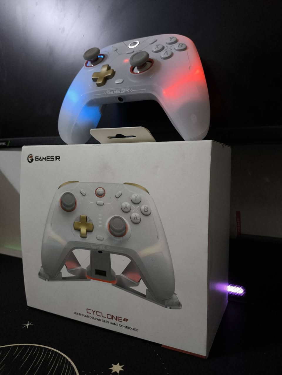 يده جوستك بي سي/اكسبوكس
Gamesir cyclone 2 
مواصفاتهه قويه 
تجي وياهه قاعده شحن و ستكرات
سعرهه مع التوصيل 45 الف و بيهه مجال لل شراي
الخاص مفتوح


**إذا كنت صاحب هذا الإعلان وتريد حذفه لأي سبب، رجاءا أرسل رسالة إلى الدعم الفني**