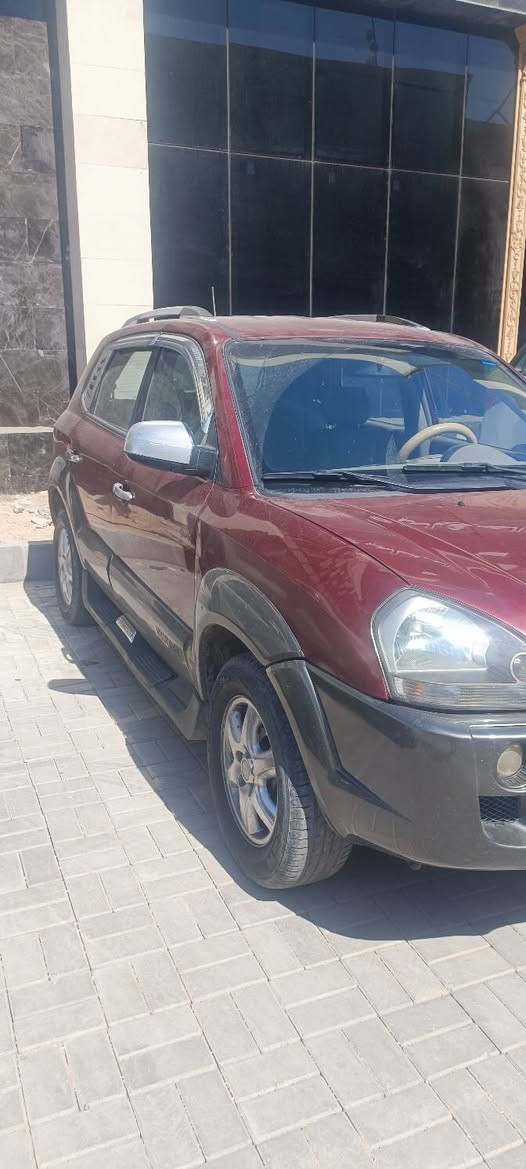 توكسان هونداي 2006 خليجي
محرك 2000 دوش 
سياره مصبوغه عام صبغه جارد ونصبغت
حادثه جاملغ ايمن 
سياره نضيفه ومرتبه 
السعر 90 ورقه وبيه مجال 
مكانه كربلاء منطقة الامام عون 
0772 656 9408 كربلاء, العراق
