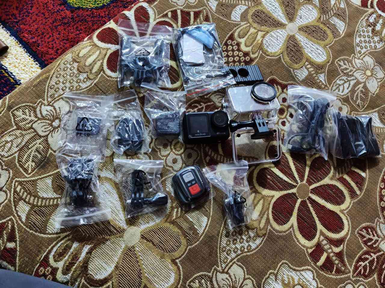 كامره خوذه 4كي كامل ملحقات. و رام وياه 32 كيكه الرقم ***********
