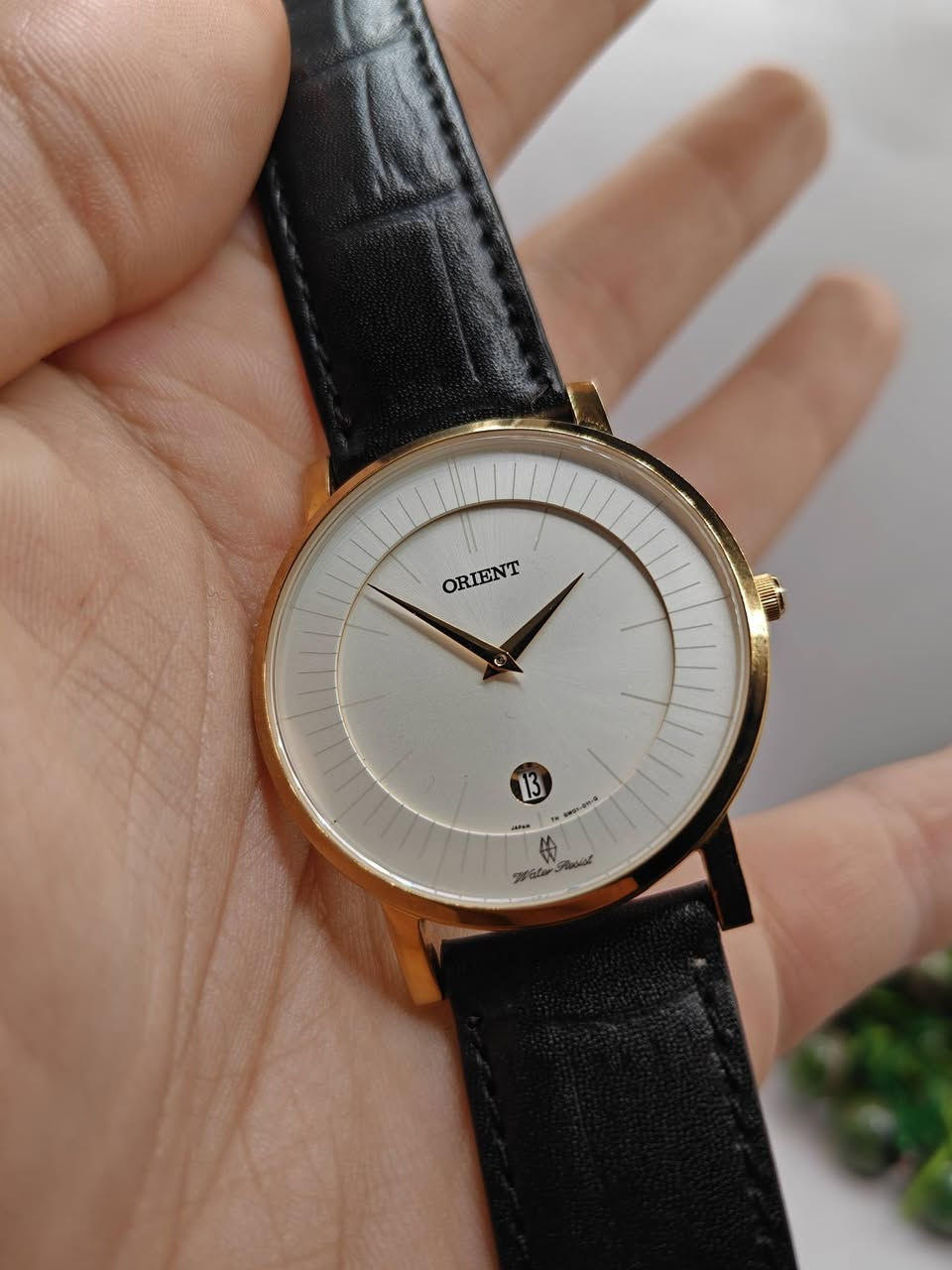 اورینت مودیل کلاسیك انتاج محدود 
بطاریە جام زفیر طلاء ذهب کهربائی نضام میلین 
نضافە عالیە قیاس ۳٨ ملم
سعر 125 الف توصیل موجود 
***********
