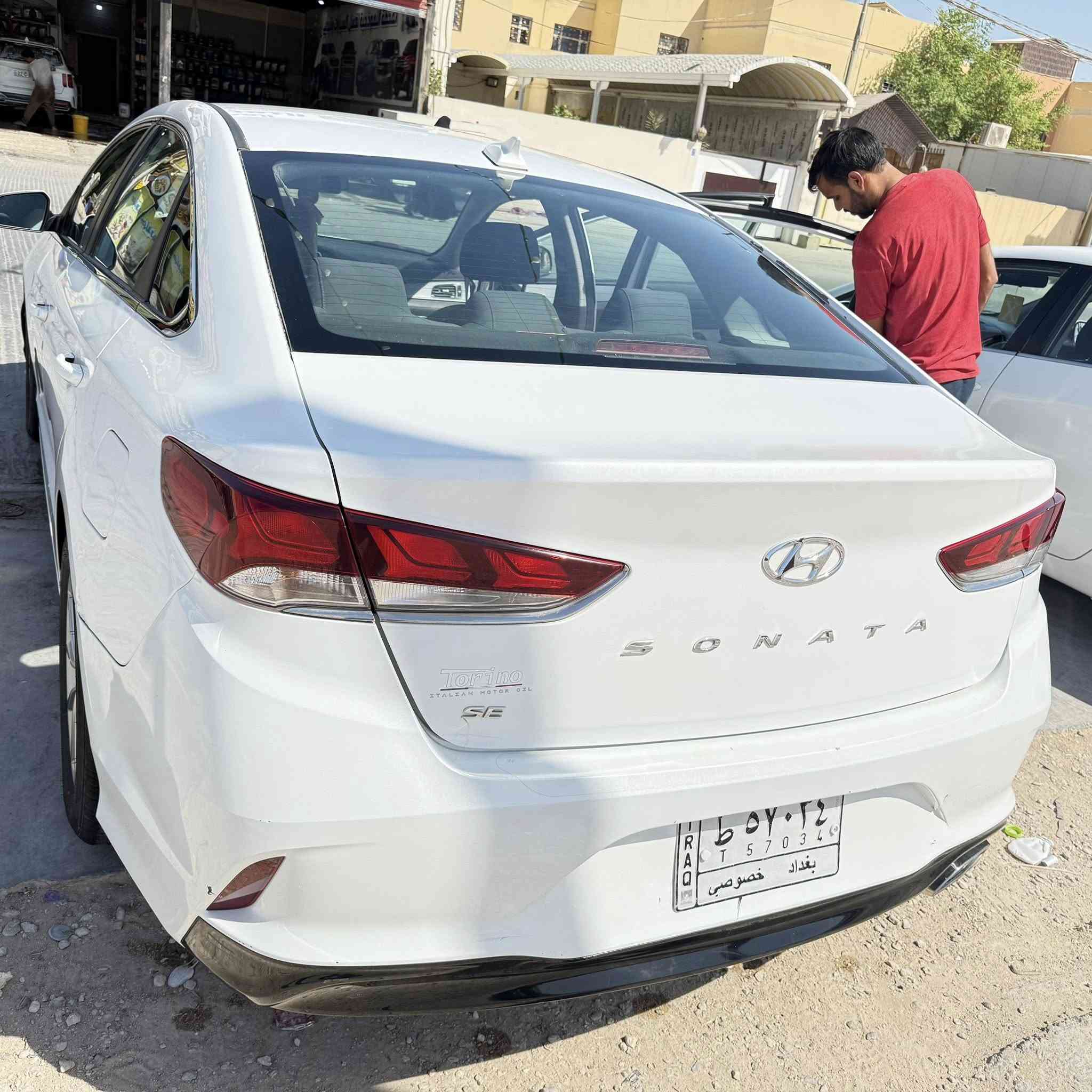 سوناتا 2018 SE مكينة V4 2.4L

رقم بغداد باسمي وتحويل مباشر

عـداد الـ ـمسافة ٦٤MlL

المواصفات 🔰

شاشة كبيرة تدعم Apple CarPlay& Android Auto + كاميرا خلفية دوارة + رادات جانبية + مري نقطة عمياء + تحكم دركة جهتين + ثلاث وضعيات قيادة + شاشة تحديد اعطال.

صور الحادث مرفقه اسفل المنشور 🔻

السعر: 145 وبيه مجال للطيبين
📍 مكان السياره / نجف حي النداء 
📞 رقم تلفوني ***********
