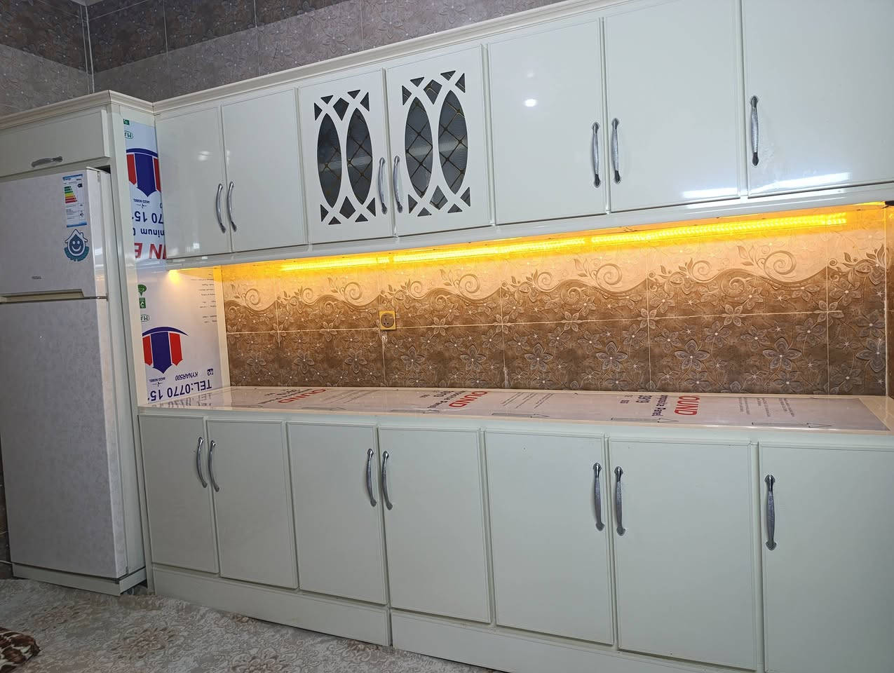 کاوەنتەری دەست کرد..
ماڵێکی پاک و جوانە..قیاسی کاوەنتەر بە سافی 3 مەترە بە شوێنی سەلاجەکە 3 و 80 سم..مغسەلی قاپ شتن  مەتر و بیست سم
ژ .م *********** شوێن قەزای ڕزگاری لە کەلار
