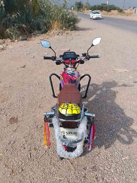 السلام عليكم
للبيع دراجه سيڤان 2024 شكل 2025 ❗️❗️
الباب الاول المحرك الابيض 
دراجه كامله مكمله ما تصرف عليها ربع 📍
محرك 200 شرط ما مفتوح كهربائيات 
كلها شغاله كله جديد شلعه ومعدل فولل 🔥🔥
والسيڤان معروفه مواصفاته شاشه الكترونيه لايت يجي زينون اشاره دبل اشاره قفل ستيرن قفل خوذه انذار 
حمايه ويا سويجات ثنين وبصمات ثنين تشغيل عن بعد 
 واسويلك مكاتبه الدراجه كلش نضيفه تجي وتشوف بعينك 
ماشيه 3000بعده زيرو صار 18يوم من طلعت من المعرض فول جنبزه ماتحط عليه الف 
مكان الدراجه العلم السعر 820وبيه محال شي بصيط 
الرقم ‏‪***********‬‏
