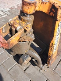 جك ألماني • حديد ثقيل • يحتاج تصليح الواشرات