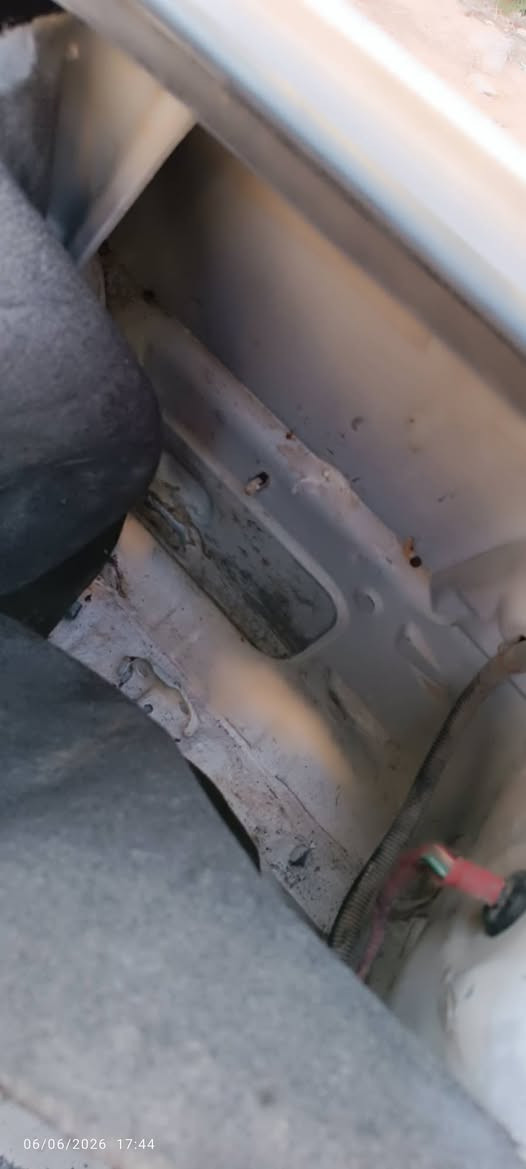 كورولا موديل 93 مكينه 1600
گير ميكانيكي أربع نمر 
مكفولة من الگلبه والگص والعيب الشرعي بسمي السياره سنويه منتهيه بشهر 12 اصيرلها سنتين 
تخم تاير تبريد شغال دشبول يسرى بلاد جام گهربائي كله شغال كهربائيات كلها شغاله 
مبدل سستم كامل أربع أبواب+ قبق صندوگ +چاملغات اماميه+بنيد+عرضانيه مكفوله من الضربه ما عدا ضربه بل بگ لايت الخلفي مال العبري مو قويه
***********
واتساب البصرة, العراق
