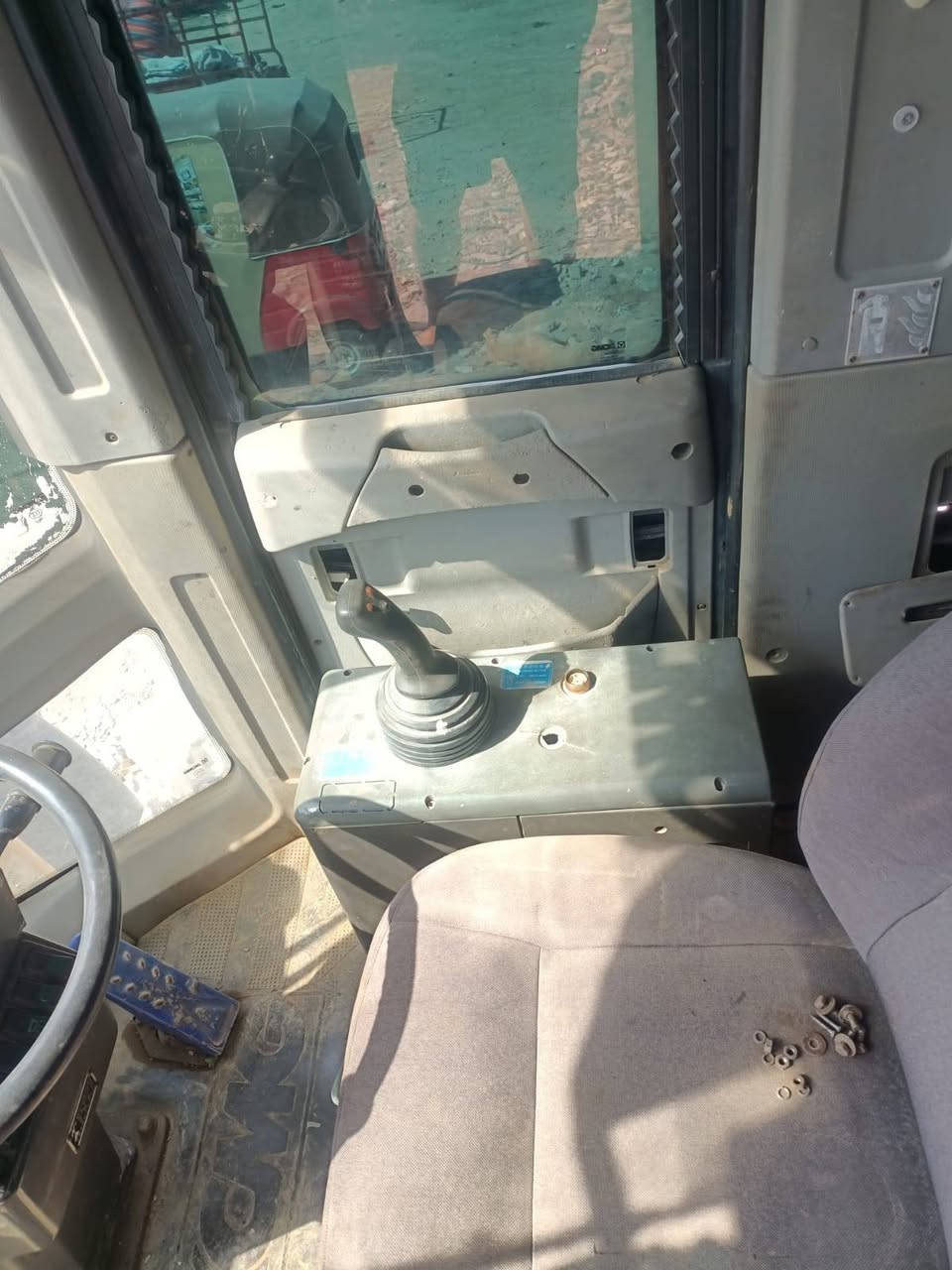 شفلل LW300Kصيني موديل 2012منفيست. مكينه كمنز مكفوله كير مكفول..فقط گاردل بولبرن تعبان.. حداديه نظيف سعر شدتين بيه مجال  .مكان بغداد رشاد استفسار تصال ع رقم فقط ***********
