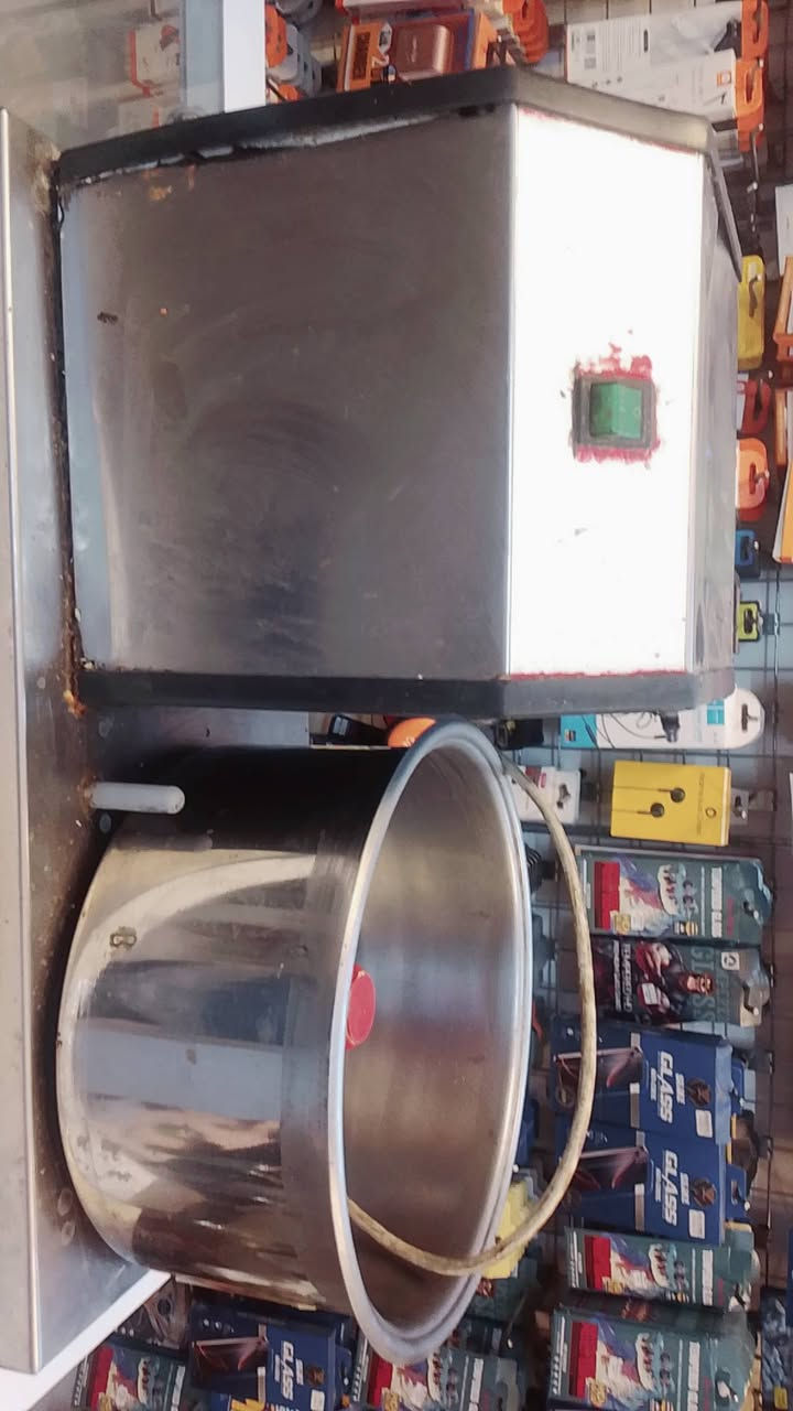 سلام عليكم خلاط للبيع خمسة لتر
الماني صناعتة السعر 125 المكان بغداد العبيدي 
***********
