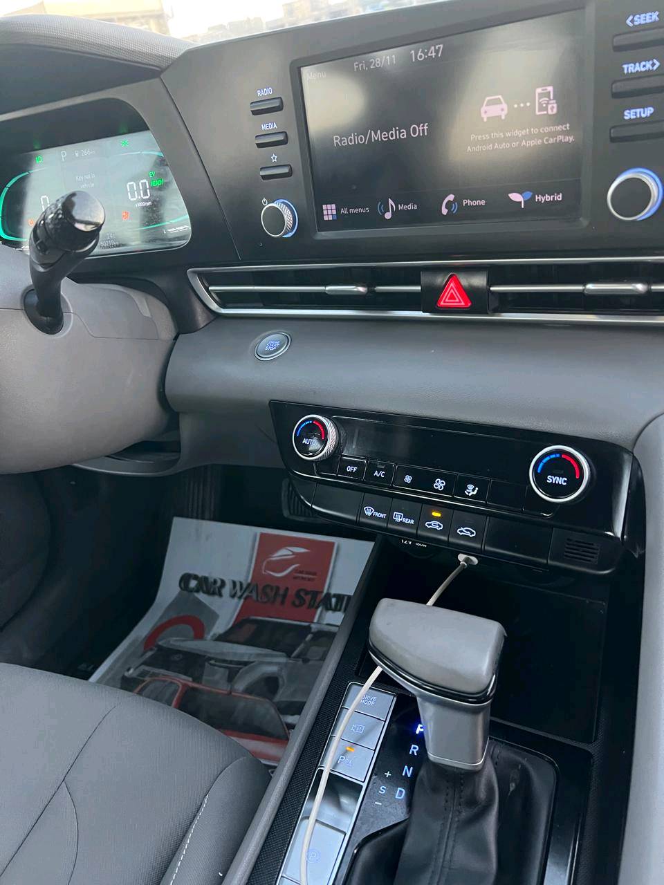 النترا هايبرد 2024
 السعر 150
ماشيه 55
بجم كبس 
تبديل بابين نفس اللون وصبغ الدوسه 
بصمه
رادار 
شاشه تبريد منفصل 
تحديد مسار 
مانع انزلاق 
3 انظمه قياده 
سايد بريك دكمه 
تبريد قطعتين 
اشاير بلمرايه 