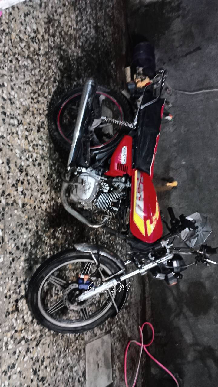 السلام عليكم
دراجه للبيع او للمراوس 5كير كلشي بيهه شغال مابيهه نقص بس الهندر نكره صلف تشتغل


**إذا كنت صاحب هذا الإعلان وتريد حذفه لأي سبب، رجاءا أرسل رسالة إلى الدعم الفني**