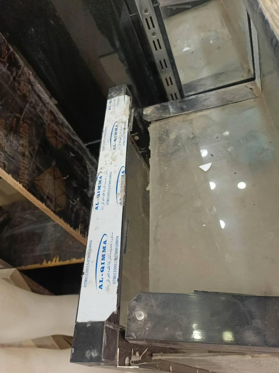 بسم الله الرحمن الرحيم 
ميز الامنيوم وجام للبيع 
طول مترين 
العرض50
السعر وباقي التفاصيل يم صاحب 
الرقم الموجود بالاعلان 
***********
#هادي_الحجيمي
