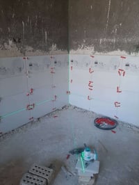 خلفة سيراميك شغل درجى اولى واسعار جدا مناسبة 07830676734