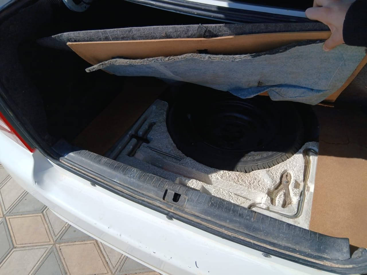 السياره جيلي سي كي 2013 ماشيه 76 الف قابل للزياده السنويه تنتهي 2030 السعر 55 ورقه بيها مجال للطيبين المحرك 1500 مكان السياره صلاح الدين  تكريت الرقم ***********
