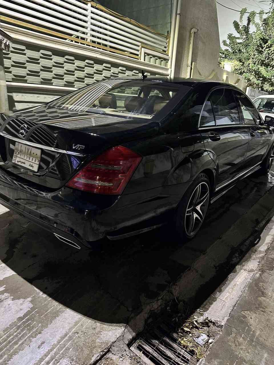 السلام عليكم 

مارسدس  VIP  للبيع 

حجم 550 موديل 2006 محدث 2013
مكفوله من كلشي فقط دعاميات والدوسات البلاستك مصبوغات لاغراض التحديث والسونار موجود 

مكينة وكير كفالة

ثلاجة خلفيه
تانكي مع المحتويات جديده
شديتلة منظومة غاز ايطالي

تمشي 480 كيلو متر ب 9 الاف دينار بدون ادوانز نهائيا 

صذر امامي مضبوط عربانة خلفيه جديده
كفاله السيارة

رقم بغداد وبأسمنا 
سنويه لغايةً 2029
فووول

بيع سريع
للتفاصيل
يرجى الاتصال او مراسله واتساب
***********
مكاني كركوك // مركز المدينة
