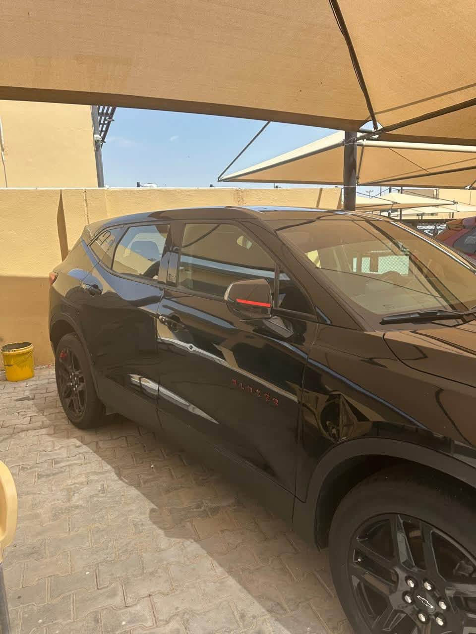 بلايزر للبيع فئه RS
ضربته واضحه بالصور ماشيه ٢٧ الف
بصمه اربعه ابواب كرسي السائق كهربائي 
محرك توربو 2000
السعر ٢٢٠ ورقه وبيه مجال رقمه كربلاء 
***********
