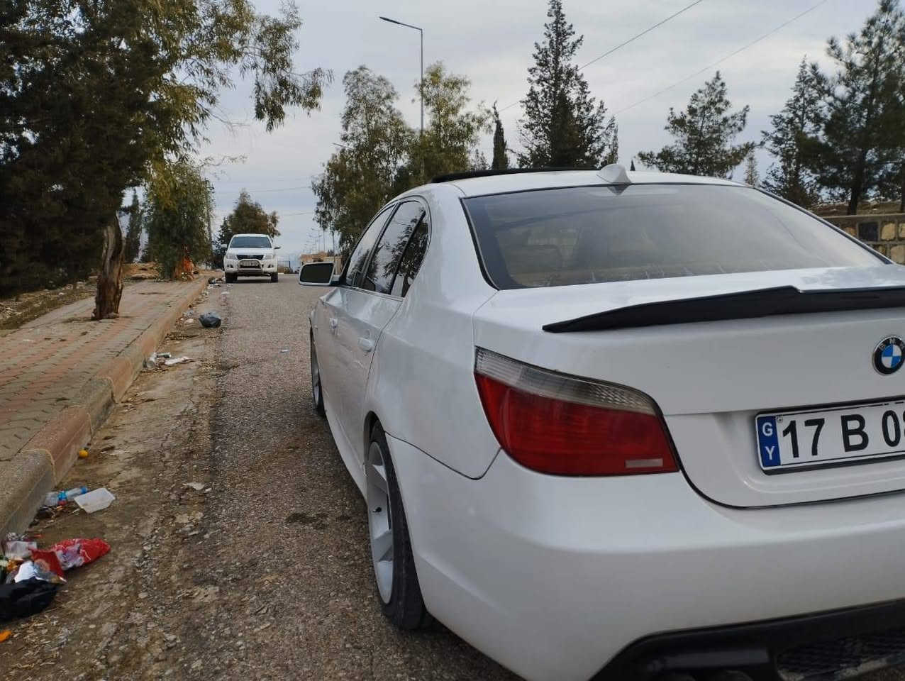 بى ئيم موديل ٢٠٠٧ فول موسفات بسمه سلايت كامل سياره يه جوان گيرومه كينه به شه رت ليدراويكى كه مى پيشتى هه يه عيزام نييه به عيزام ده يفروشم منفبست ئه سلى سعر٧٥ وه ره قه مكينه ٦ نوزل كورت مرغوب
ژ. م/*********** زين *********** شقلاوة, أربيل
