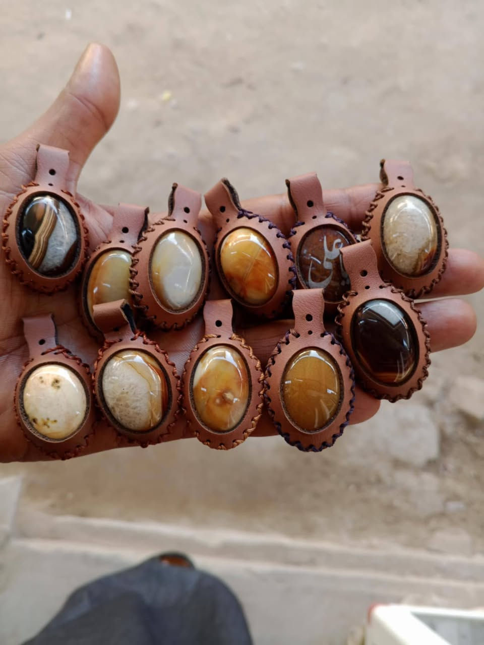 سعر القطعه ٢٠٠٠ دينار جمله فقط لصحاب البيجات لناس على باب الله الفحص أمام المندوب يوجد توصيل لجميع المحافظات رقم الحجز الواتساب ***********
