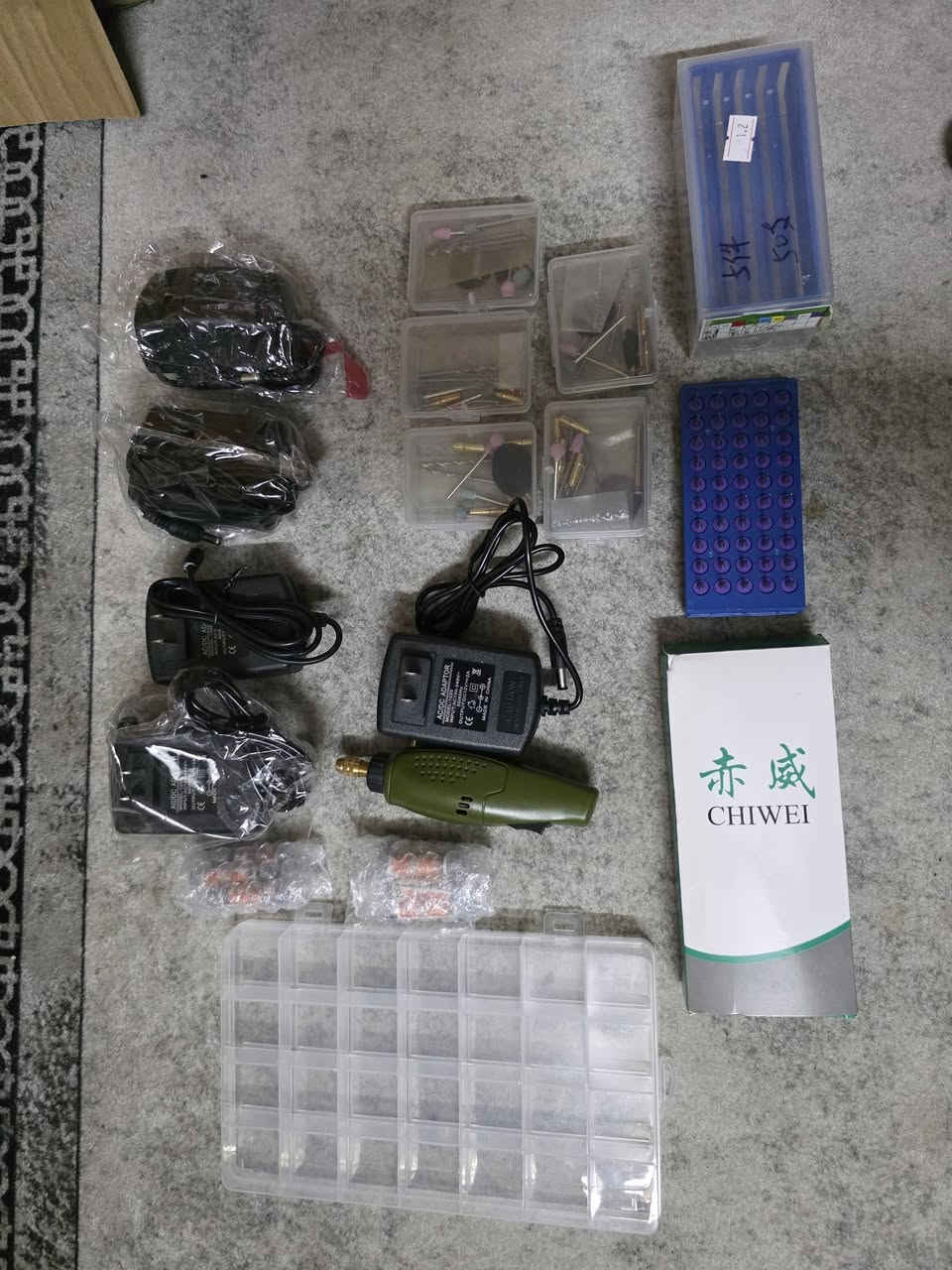 السلام عليكم عندي فرطونه جديده تشتغل ١٢ فولت ويه هوايه أغراض براين عدد ٥٠ داخل الحافضه وبعد براين عدد ١١٠ داخل علبه على شكل انبوبه ١١ انبوبه كل انبوبه ١٠ براين وهم ويه تقريبن ٥ علب مربعه داخل العلبه براين ومنعمه ومثل الحجر اصغير ويه باكيت مثل الدرنفيس بس منبل داخل باكيت عشرين قطعه وجاي ويه خمس شاحنات حتياط ويه علبه مال براغي فارغه تكدر تخلي بيه نواعم السعر ٥٠ الف ماعندي توصيل


**إذا كنت صاحب هذا الإعلان وتريد حذفه لأي سبب، رجاءا أرسل رسالة إلى الدعم الفني**