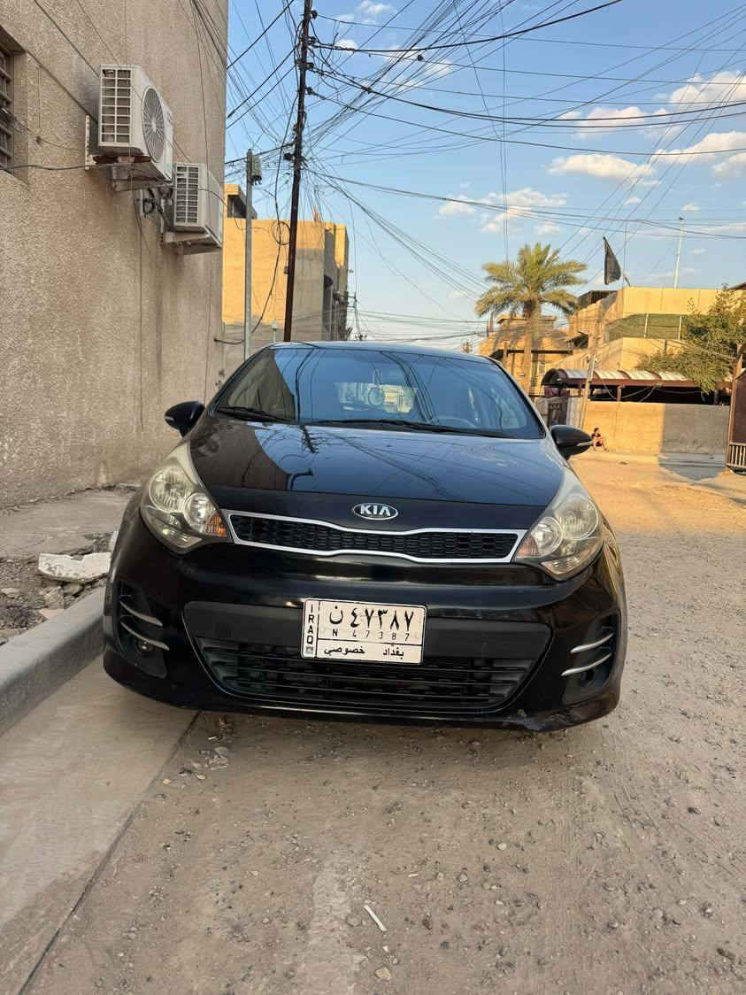 مكلف بلنشر... 
كيا ريو هاچباك 2016.خليجي استلام الدولية 
رقم بغداد.. تحويل مباشر،... 
محرك 1600.. 
ماشية 114.. حقيقي.. 
بچم كبس... 
مكفولة كير... محرك..تبريد... 
حداديتها زينه... 
زوج تايرات... 
بيه طخه معدله ب الباب الي ورة السايق..  بدون دواخل... 
السيارة كُلش مداريها كله بانزين محسن ودهن ادنول افضل شيء.. 
مكان السيارة بغداد.. 
للاستفسار الاتصال.. 
***********  متوفر واتساب..
