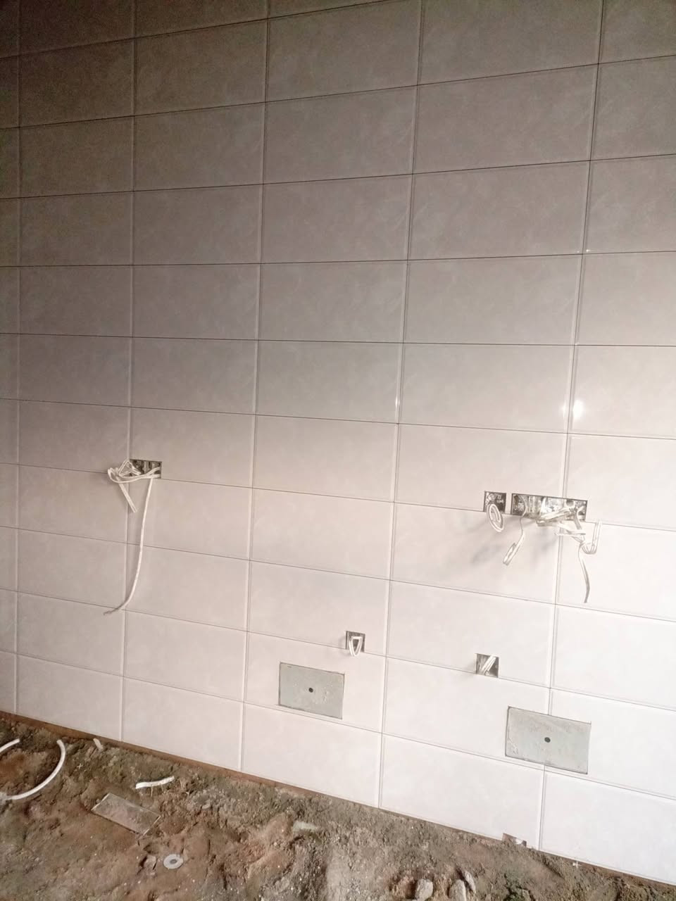 اسطى سيراميك شغل درجه اولى شغل بزيونه متفرق حاليا ***********اسيا ***********
