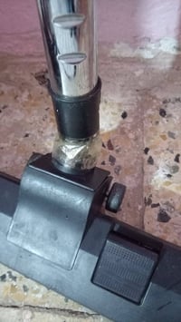 مكنسه كهربائيه • مستعمله قليل • عيب بسيط