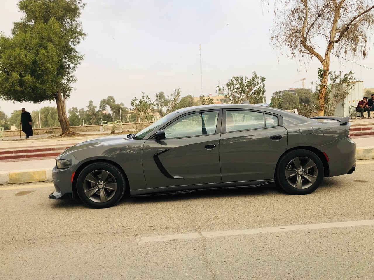 جارجر مديل ٢٠١٨ sxt السيارة نضيفة استخدام بيت مشاية 121الف ميل  السيارة حادثة بسيط بدون ايرباك
رقم بغداد بسمي عليها ادامة كاملة كير مكينة مكفولات
كل نقص ما بيها
مكان السيارة ميسان
***********

