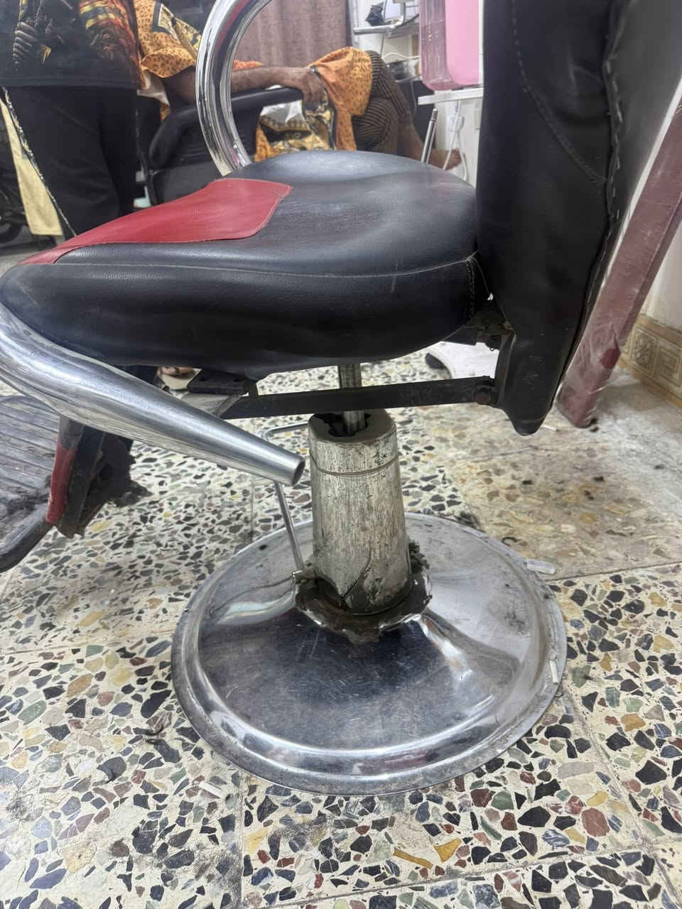 كراسي ثنين نفس الشي خوات جك شغال كاملات اخو لجديد ثنينهن 275وبيهن مجال


**إذا كنت صاحب هذا الإعلان وتريد حذفه لأي سبب، رجاءا أرسل رسالة إلى الدعم الفني**