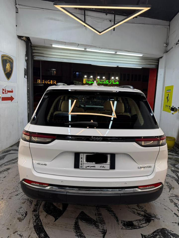 سلام عليكم 

جيب خليجي لمتدد بلاس 2022 
وكاله هارلم. (خليجي) . لون ابيض 
رقم بغداد

السياره مكفوله كير محرك صدر تبريد على وضع الشركه وسيرفس فقط في الشركة ماشيه  48,000 كيلومتر 

المواصفات :

* دفع رباعي 4x4 . 
* تحذير النقطة عمياء ⚠ .
* سقف بانوراما . 
* شاشه كبيرة 
* نظام الخرائط (GPS) .
* ستيرن كهربائي . 
* المصابيح الأمامية زنون .
* كشافات الضباب زنون .     
* تشغيل عن بعد .
* صندوق كهربائي ..
* حفظ وضعيات الجلوس (ميموري) . 
* المقاعد الأمامية كهرباء
* المقاعد الأمامية تبريد وتدفئة .
* المقاعد الخلفية تدفئة وتبريد
* حساسات أمامية . وخلفي
* تدفئة ستيرن . 
* بخاخ ماء على المصابيح الامامي..
* مانع تصادم خلفي .
* خمس كامرات . 
* محدد سرعة 
* نظام التشغيل والاطفاء الاوتوماتيكي ( Auto Start System ) .
* نظام بريك اوتماتيكي ( Auto Break System )
* اناره داخليه متغيره
* جنطه كهرباء
* شاشه بل دشبول
* داخل بيجي
* لدات امامي وخلفي
* تحكمات ستيرن فول
* شاشه اعطال
* كير ماوس
* اربعه انظمه قياده
* رادار 
* وباقي المواصفات المعروفه 

مكان السيارة بغداد اليرموك  
سياره جديده وجاهزه من كلشي واي نقص مابيها عدتها وارضياتها كلها وياها ممفتوحة
السعر 37,500$ وبيه مجال  

***********
