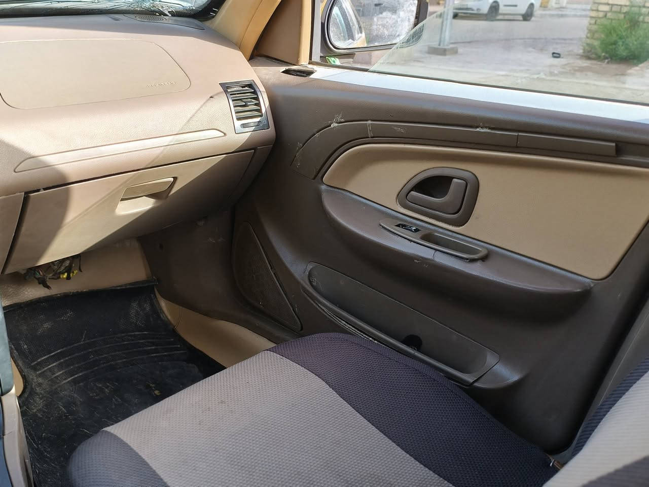 بيجو موديل 16 رقم ميسان  تبريد تخم تاير كير خير من يم الله  مكينه بيه بخار حداديه جديده دواخل جديده السياره نضيفه وحلوه مكان السياره قطاع 30 الاتصال او المراسله على الرقم *********** السعر 27ورقه وبيه مجال للطيبين
