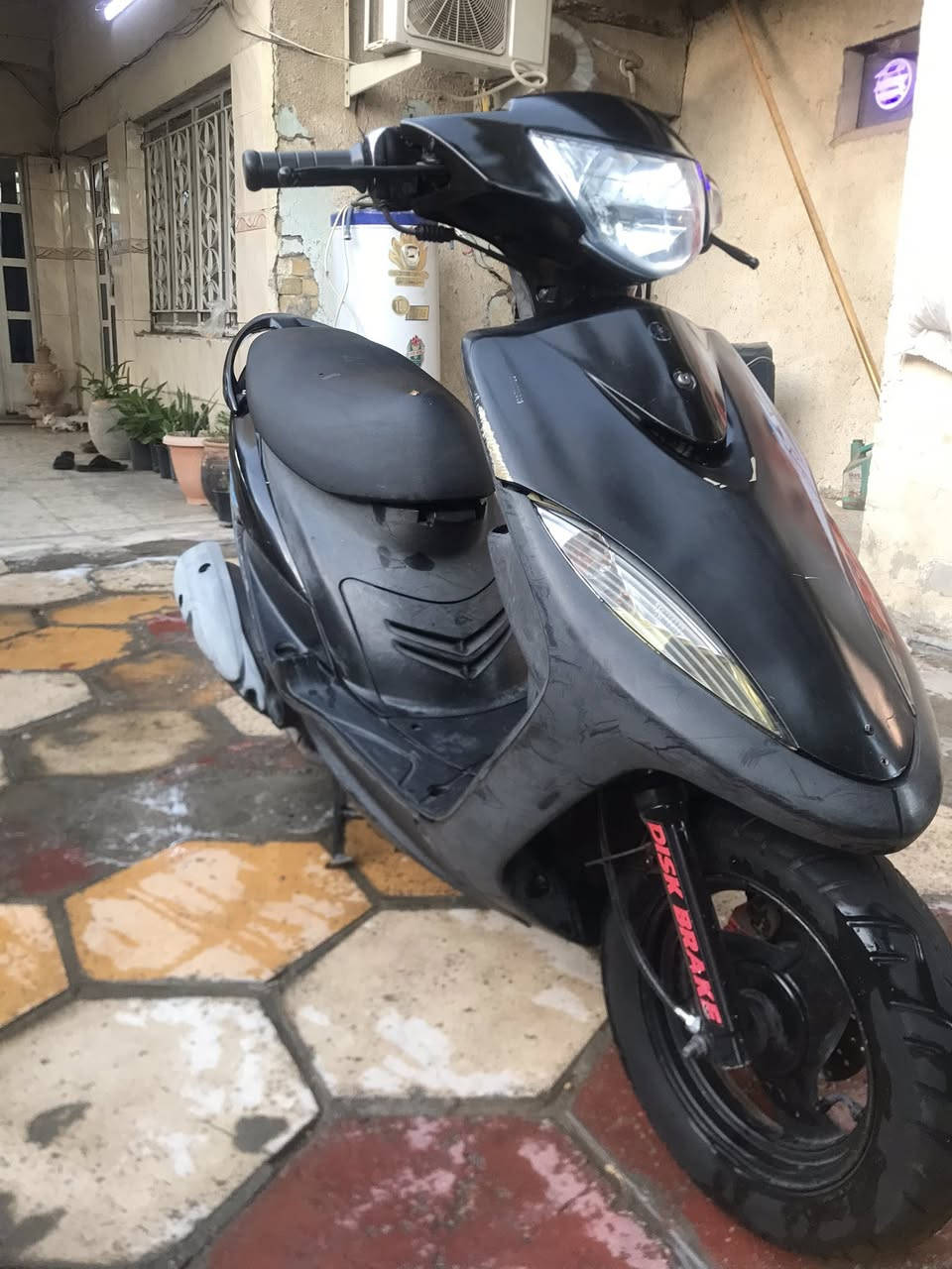 السلام عليكم
دراجه ماكس للبيع 
كفاله عامه من كلشي صارلها شهر من نازله رمبه 
مستعجل على بيعتها 
سعرها ٧٥٠وبيها مجال 
موجود بس عل رقم***********واتساب
