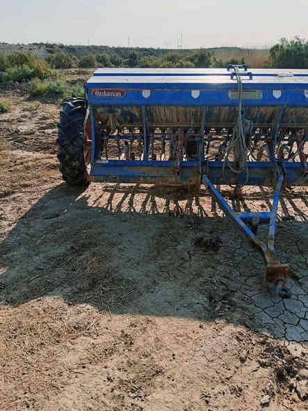 ياالله
للبيع فيات 160 مع المعدات 

فول مواصفات فول عادي يده عوجه موديل 98 

بدوون ومكفوله من العشائر والسرقة

المعدات(فدان البير خماسي حجم 18/دسك ناردي حجم28 موديل 24 /طابعة اوزدمان موديل 24 حجم 24/معدلان3 ونص متر)

السعر المطلوب 65 مليون والشراي يدلل

المكان/ميسان/قضاء علي الغربي

***********
