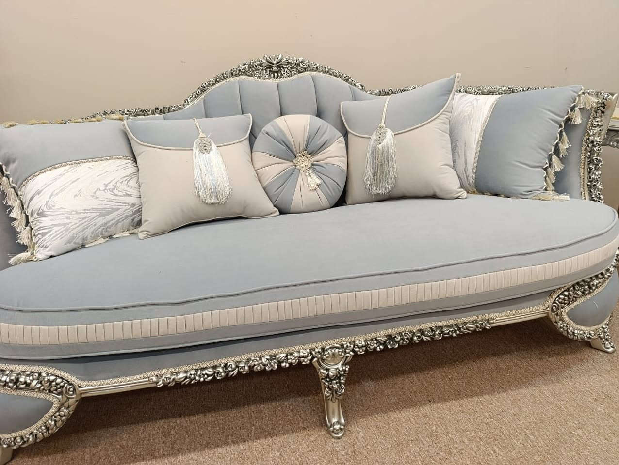 تخم عشر مقاعد جديد ومابي اي ضرر 
ب مليون و400


**إذا كنت صاحب هذا الإعلان وتريد حذفه لأي سبب، رجاءا أرسل رسالة إلى الدعم الفني**