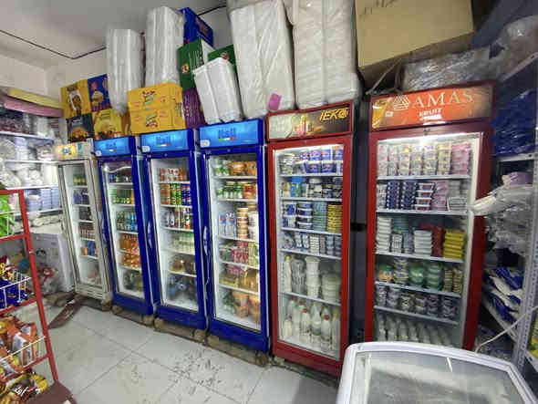 اسواق للبيع العنوان كربلاء الحولي 100 داخل مجمع جنة السلام سبب البيع عدم الفراغ السعر انتصل عله هاذه الرقم ‭٠٧٨٣ ٢٢٧ ٤٤١٣‬
