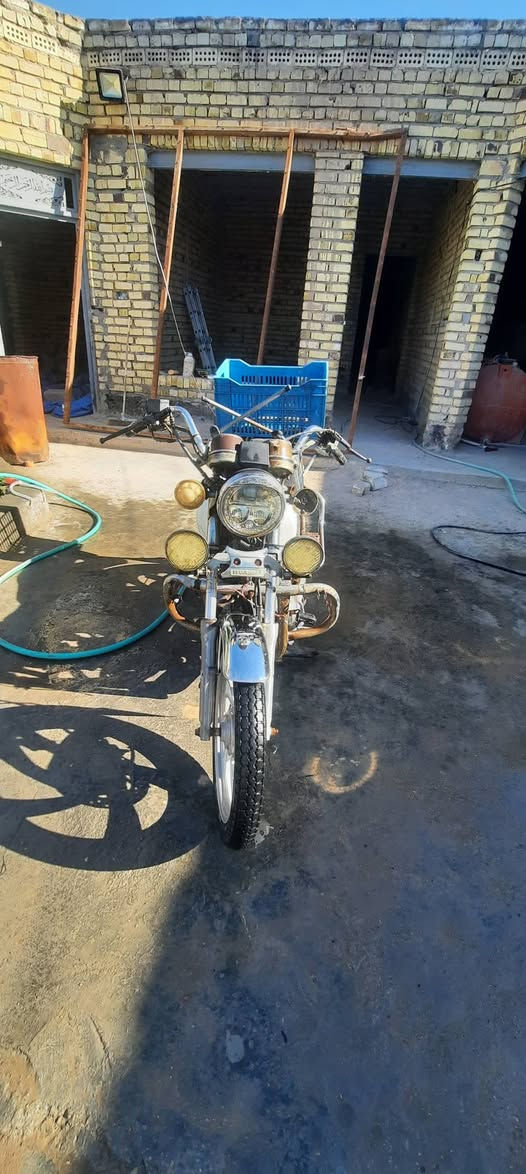 دراجه جوندا للبيع مثل ما بالصور شغاله عوزه باتري وچوب امامي
اوراق ابيع كوم حديد السعر ١٥٠ الف 
للاستفسار ***********
