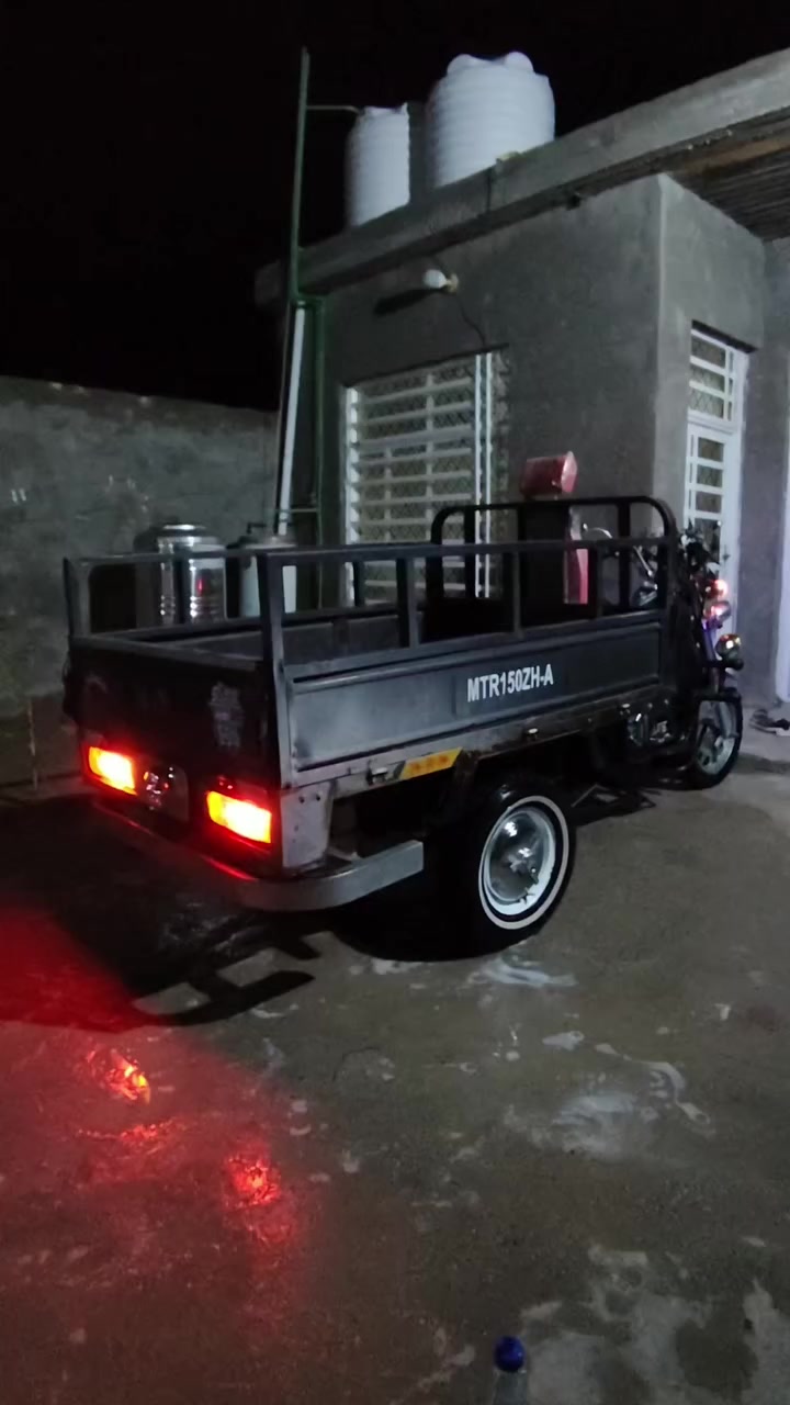 للبيع رقم انكليزي 2011 بسمي 
قفله 2


**إذا كنت صاحب هذا الإعلان وتريد حذفه لأي سبب، رجاءا أرسل رسالة إلى الدعم الفني**