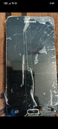 آيفون ١٥ • آيباد ١٥ • بحاجة شاشات