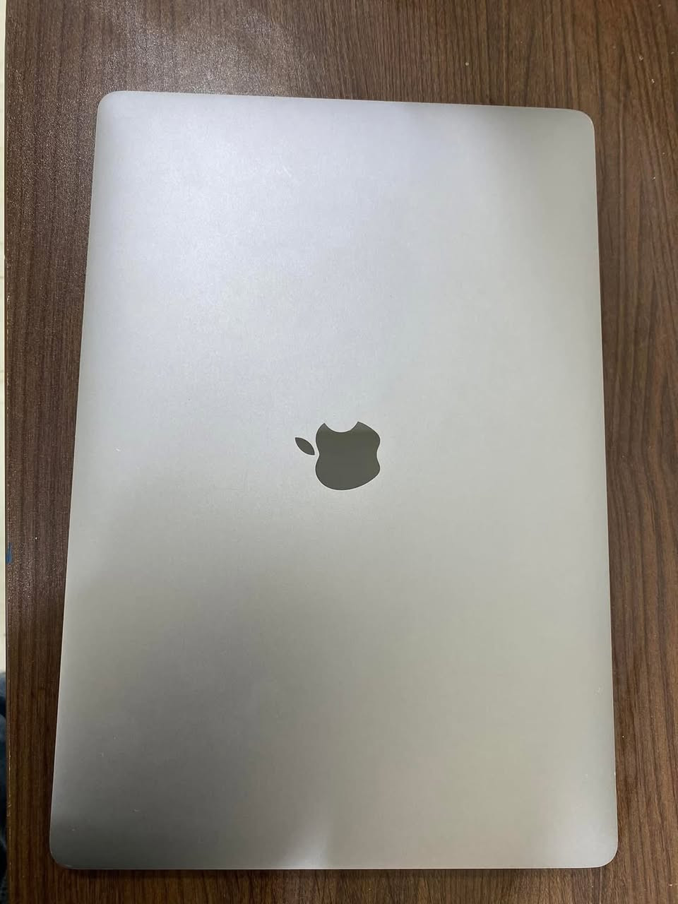 عندي ماك للبيع بس تشتغل ع شاشة خارجية الشاشة مالته ضاربة:
MacBook pro 2018 15inch
Core i 7 2.4 GHz 
Gpu: Intel UHD 630 1536 mb, 4Gb radeon pro 560X. 
Ram: 16GB 2400 MHz 
Display: 15.4 inch 2880x1800 Retina. 
SSD: 500GB
Cycle count: 1000+ 

قيم بما يرضي الله


**إذا كنت صاحب هذا الإعلان وتريد حذفه لأي سبب، رجاءا أرسل رسالة إلى الدعم الفني**