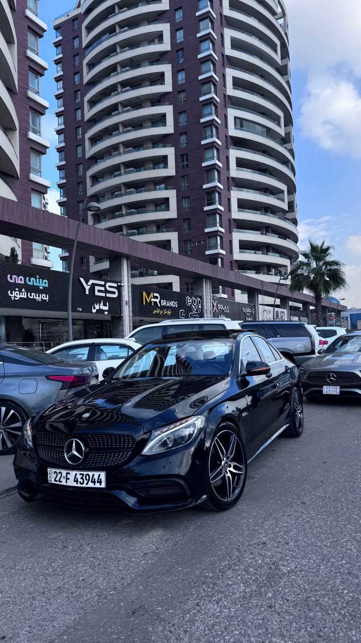 السلام عليكم 
مرسيدس c300 موديل 2016.. رقم اربيل الجديد السيارة حادثها جدا بسيط فقط بنيد محدث ومصبوغ وطرف الجاملغ.. دبل ماوس فول اعلى مواصفات بفئتها.
عليها كت كامل حتى الويل AMG  كير ومحرك وتبريد ممتازات.
للبيع ب220 وبيهه مجال او المراوس بسيارة سعر اقل محتاج فرق وحسب الرغبة.
الاتصال على رقمي ***********
الموقع بغداد المنصور او الدورة. بغداد, العراق
