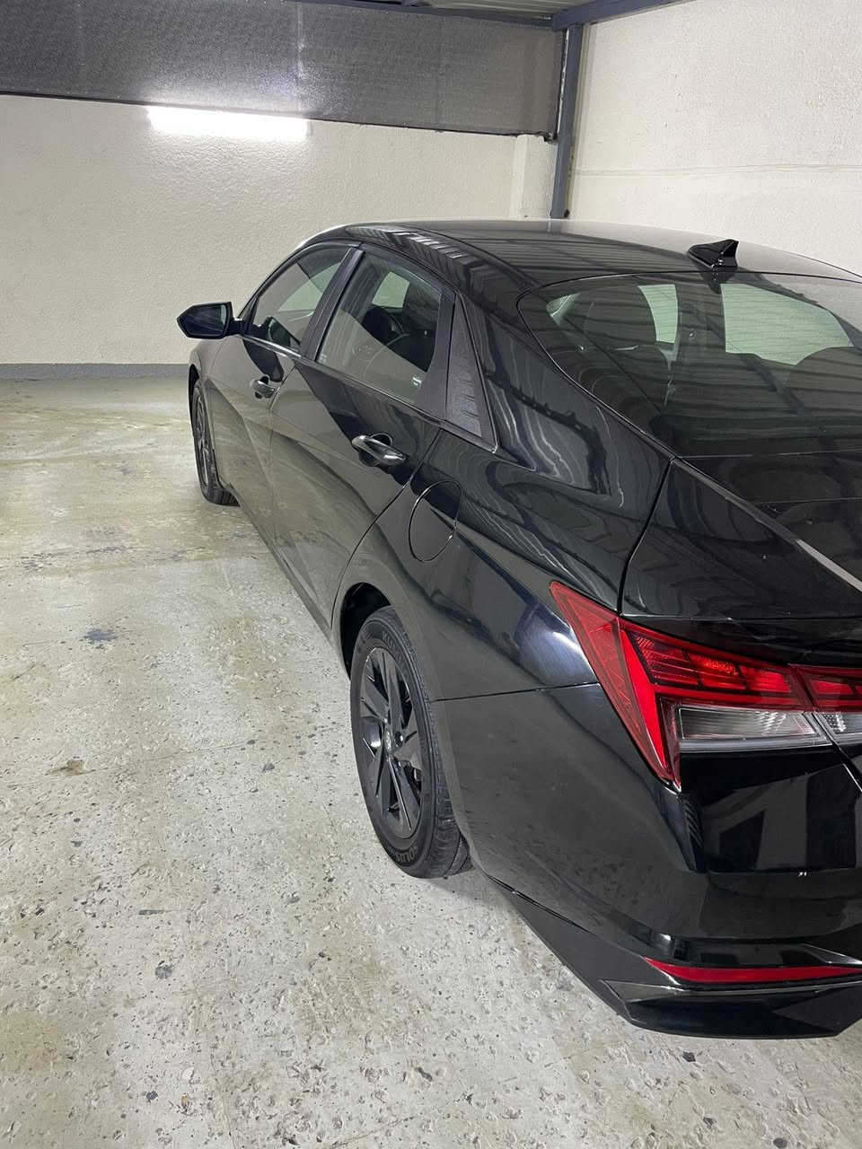 السلام عليكم
النترا هايبرد 23 وارد امريكي 
السياره نص فول فقط بدون فتحه 
بصمه ابواب وتشغيل عن بعد 
صندوق ذكي 
تدفئه كشنات  
مدوشم كاعيه جلد
السياره ماشيه ٥٠ك
ضرر السياره موضح بلصور فقط صبغ قطعه وحده الجاملغ الخلفي وباب مبدل نفس اللون الباقي مكفول 
السياره بغدلد بأسمي كامله 
رقمي *********** 
بغداد الامين 
السعر 150 وبيها مجال للشراي
