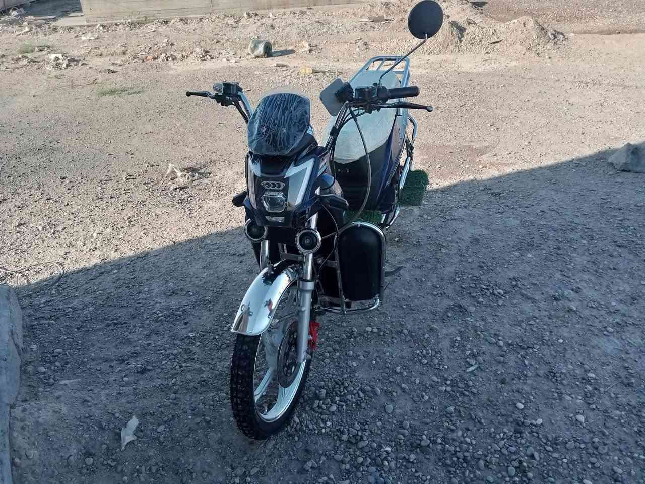 سلام عليكم دراجه هارلي للبيع بطاريات عدد 6 نضاف بعدهن شركه موديل 24 شاير شقاله لايت كله شقاله لشراي يتصل على هاذا لرقم ***********
