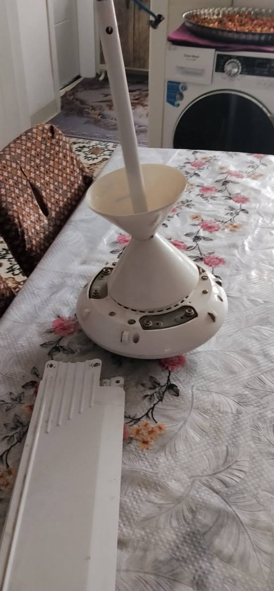 اغراض للبيع كلهم شغالات الثلاجة الكبيره 125 الثلاجة الصغيره 50 البنكات كلهم 30 جدر الضغط 10  ماطور الماء ثنينهم 15 غطاس 25 اوبن 35 بنكه سقفيه 15 مكانهم كركوك
***********
