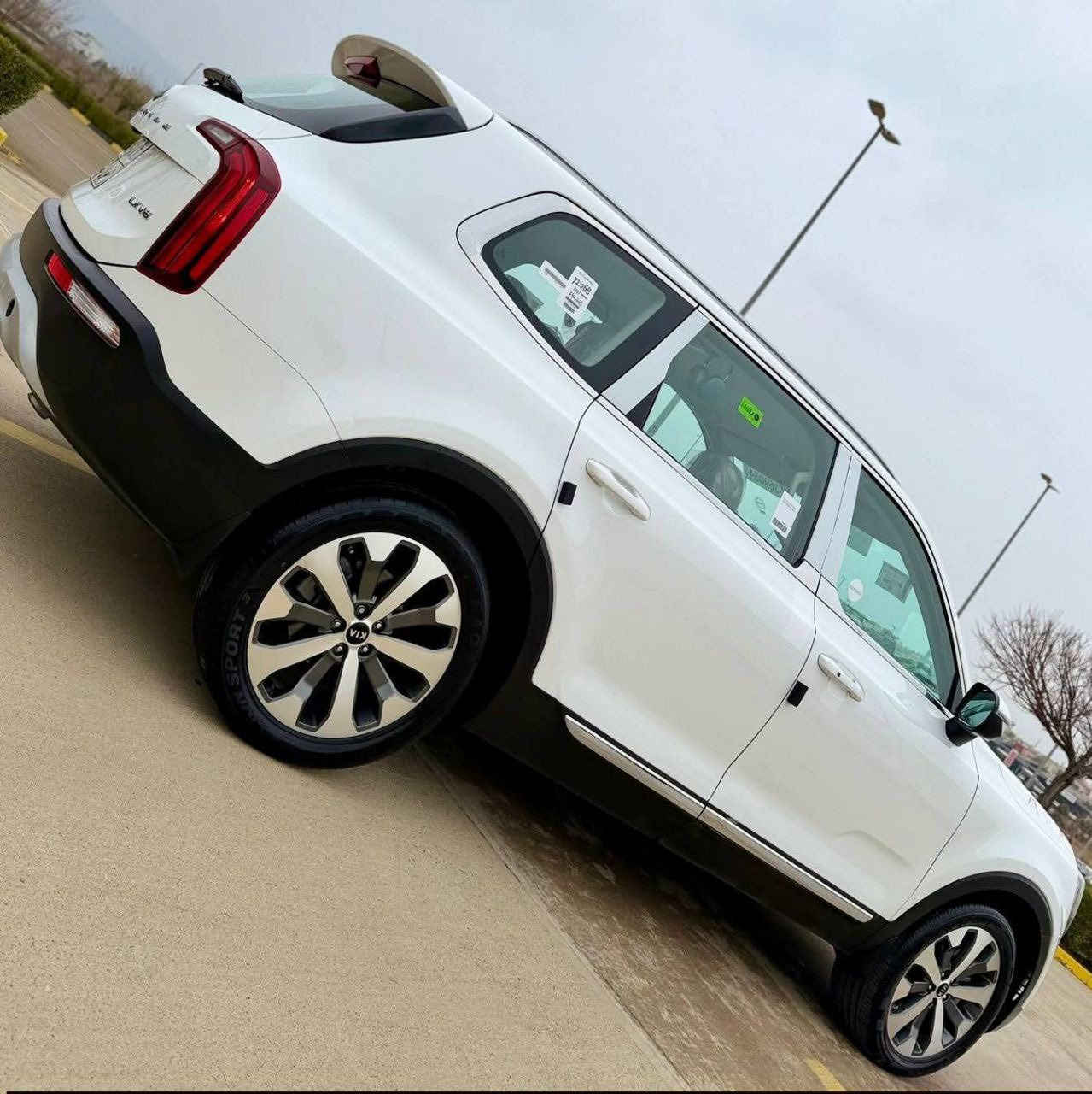 السلام عليكم
كيا تولرايد موديل 20 جديدة اخت الزيرو ماشية 48 الف السعر 275 $  موجودة بغداد جان رقمها القديم سليمانية حالياً لوحات جديدة الدولي نفاذ السنوية لحد 2032 كيا تورلاريد 2020 ضمان_شركة_البخبت 
بعدها_بحالة_الشركة كير_مكينة_حدادية_صبغ_كلها_كفالة_
المواصفات•سعة المحرك 3800__V6•عدد AIR BAG 12
••تشغيل عن بعد • 7راكب +مخارج USB 
كامرة داخليه • تبريد 3 قطع •لحياية بلادية •دبل اكسل 4X4
 حساسات أمامية •لايت زينون + LED•كشاف •حساسات خلفية
 ويل كب 20 حجم •مفتاح التشغيل بصمة •شاشة •كاميرا دوارة 
ثلاجة •رادار • نظام صوت +دمام •الانارة الداخلية LED•
مريات قلابة •مثبت السرعة Cruise •حساسات ضغط اطارات
المودات والأوامر الصوتية•قطعتين تبريد• ‏ Bluetooth / USB
 أوضاع القيادة  Drive Mode ••ABS شاحن هاتف Wireless    
‏ Auto Hold •نظام مانع الانزلاق•نظام مانع الانزلاق•
 اشارة في المرايا الجانبية قابلة للطي كهرباء

🛑
  
غراض_شركة_كتلوك_اطافىة_سبير_عده_كلها_موجوده
بصمة + دفتر_ضمان_وسيرفز_كلها_بشركه***********
